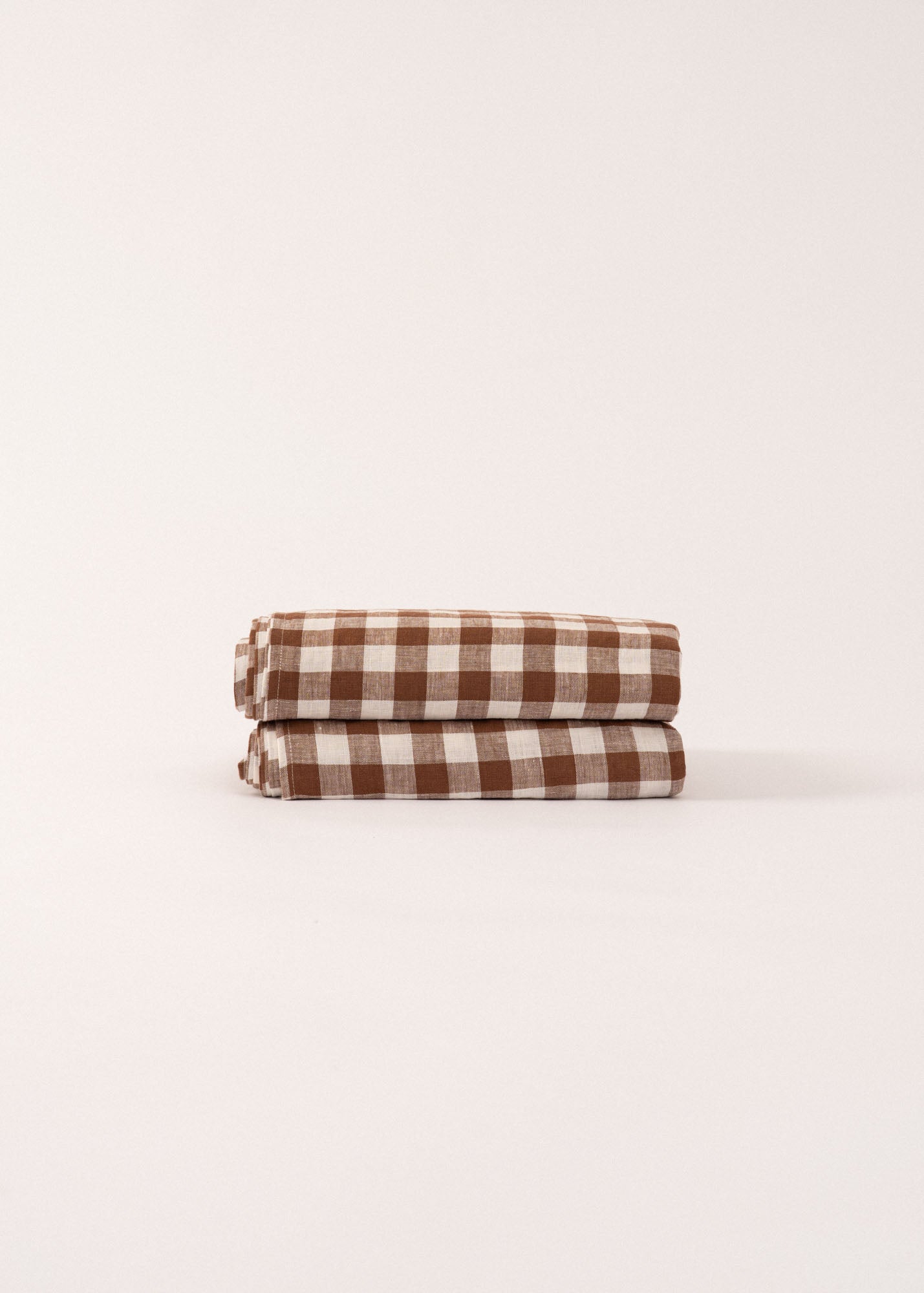 AmourLinen Linen fitted sheet Linen fitted sheet in Mocha Gingham Linen fitted sheet in Mocha Gingham